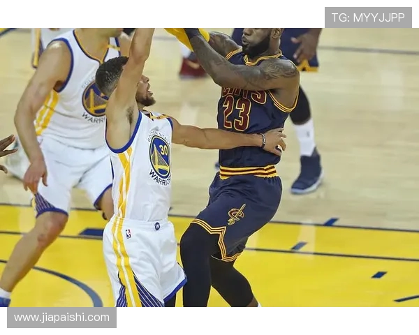 2013年湖人与勇士的经典对决回顾与精彩瞬间分析